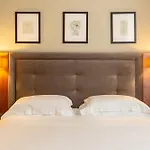 Hotel Embassy