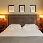 Hotel Embassy